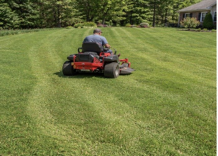Zero turn mower showing a tracking problem during a level lawn pass