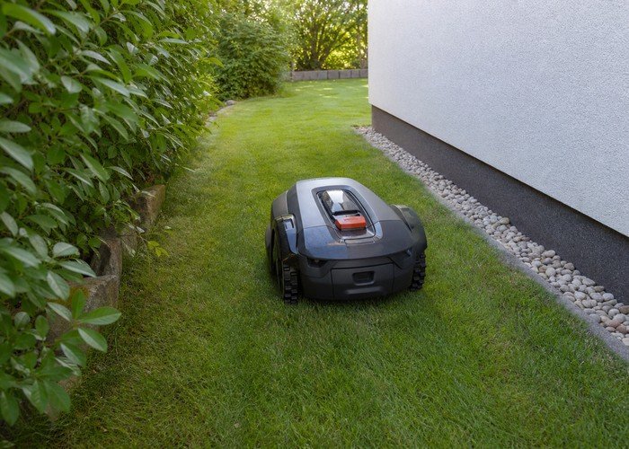 robot mower RTK vs boundary wire field verification