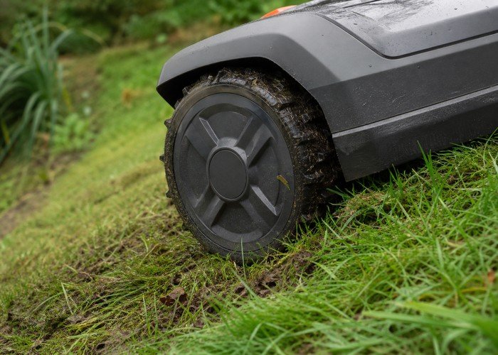 robot lawn mower slope guide detail inspection